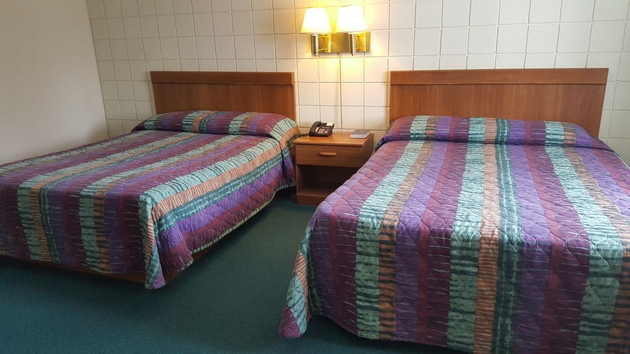 Oakridge Motel Newaygo Exteriör bild