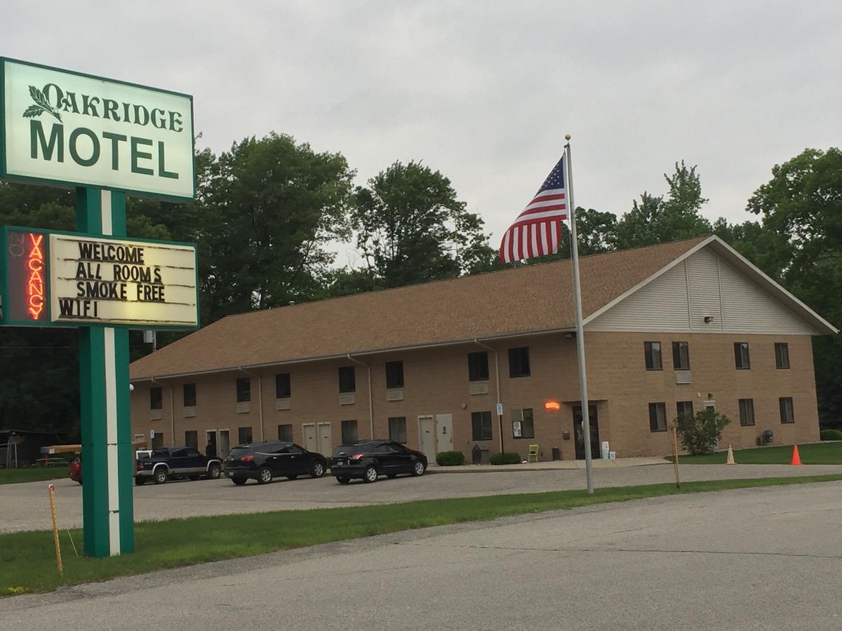 Oakridge Motel Newaygo Exteriör bild