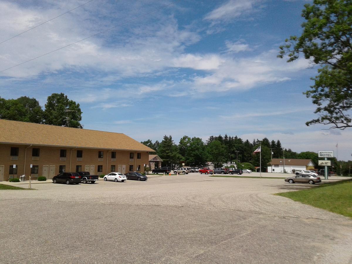 Oakridge Motel Newaygo Exteriör bild